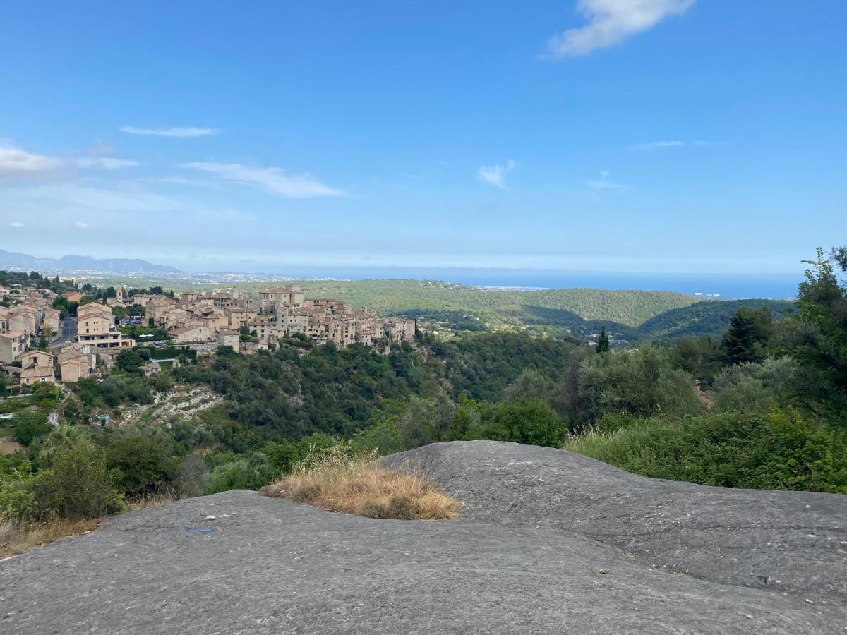 Charmant Appartement Au Coeur Du Village Tourrettes-sur-Loup Exterior photo